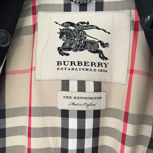 Burberry The Mid-length Kensington Heritage Trench Coat - Picture 3 of 5